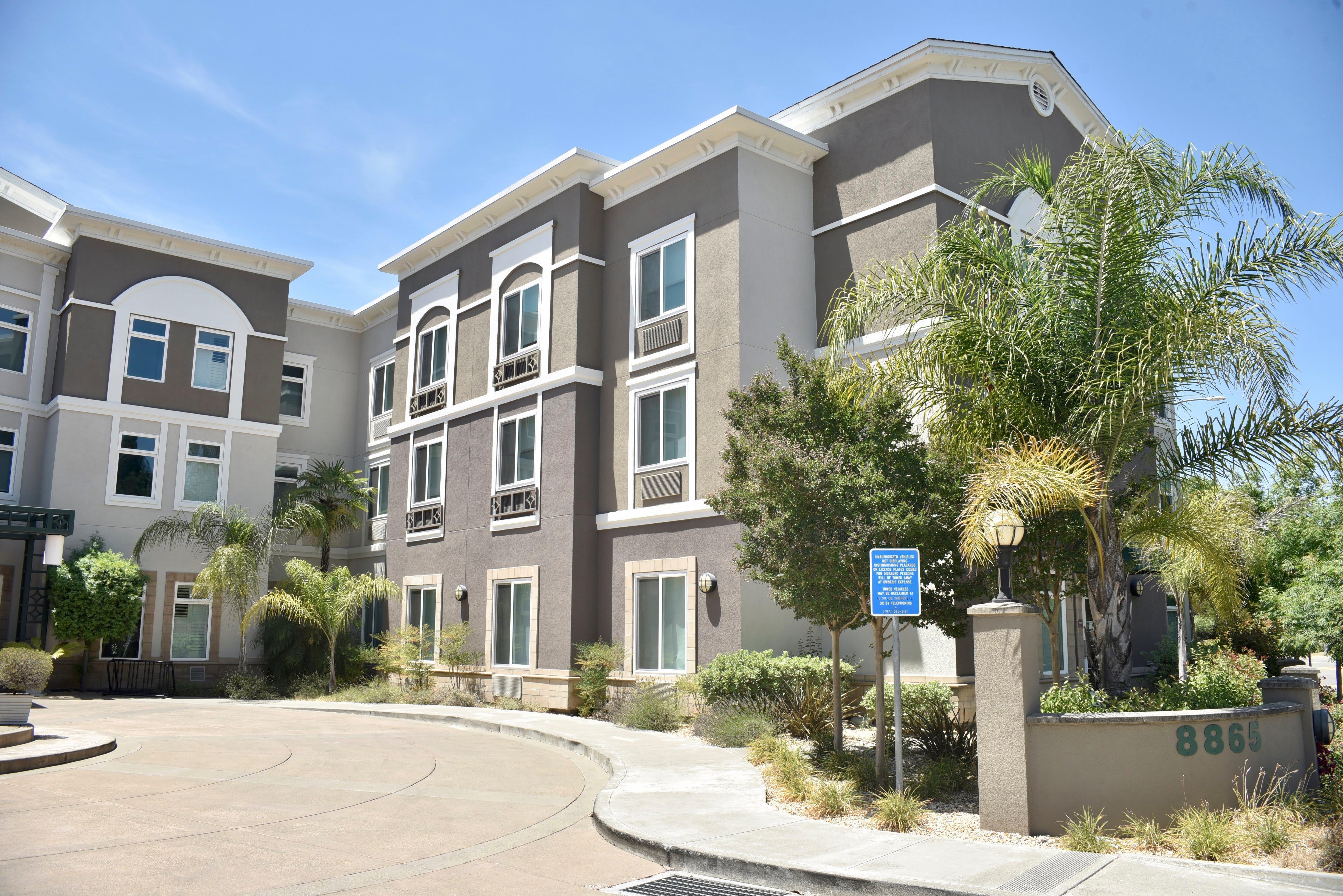 Holiday Inn Express Windsor Sonoma Wine Country, An Ihg Hotel Exterior photo