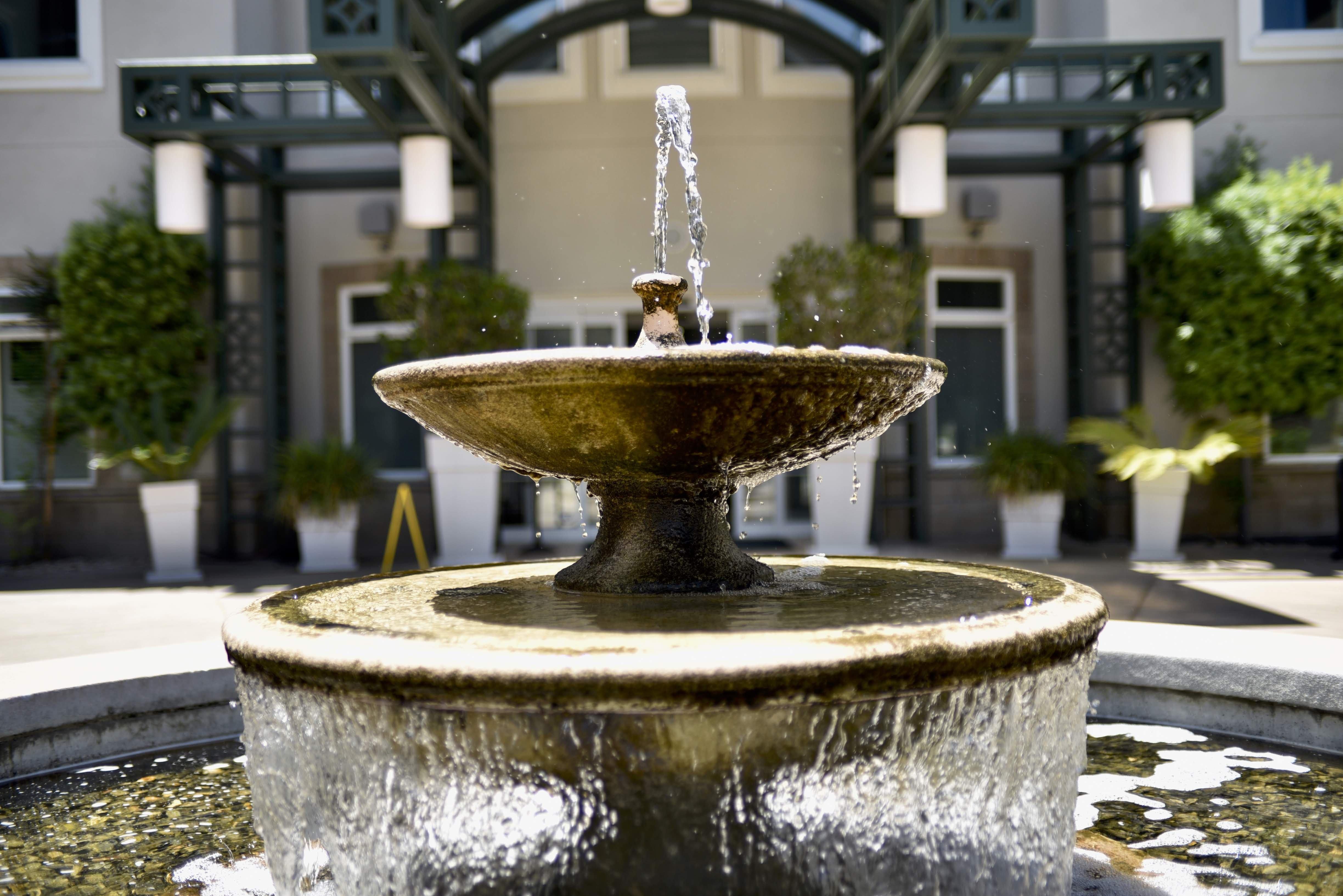 Holiday Inn Express Windsor Sonoma Wine Country By Ihg Exterior photo
