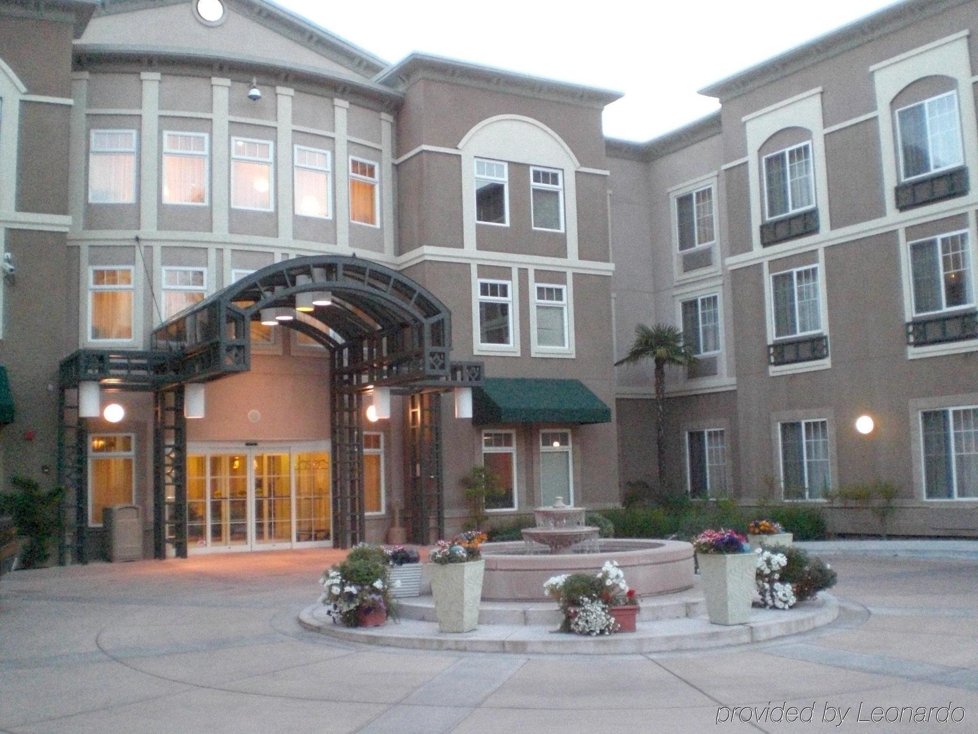 Holiday Inn Express Windsor Sonoma Wine Country By Ihg Exterior photo
