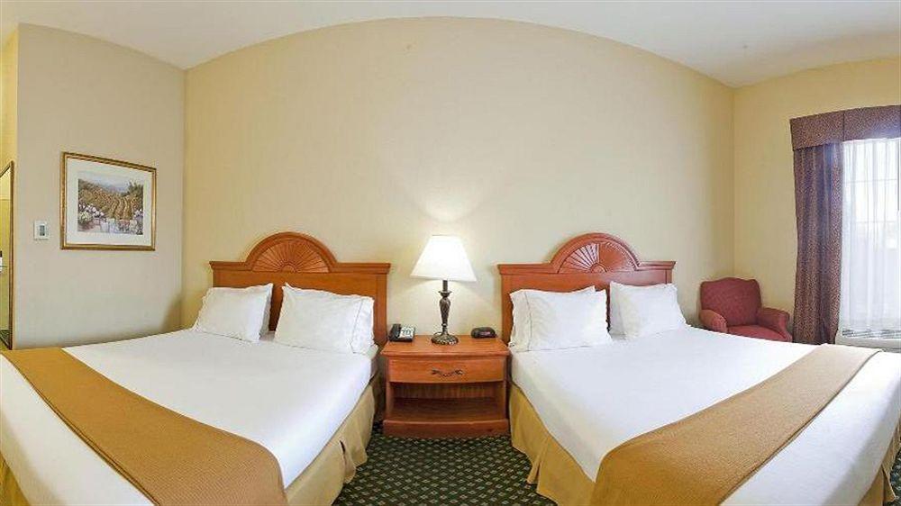 Holiday Inn Express Windsor Sonoma Wine Country By Ihg Exterior photo