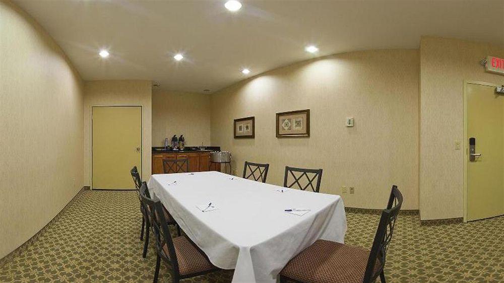Holiday Inn Express Windsor Sonoma Wine Country By Ihg Exterior photo