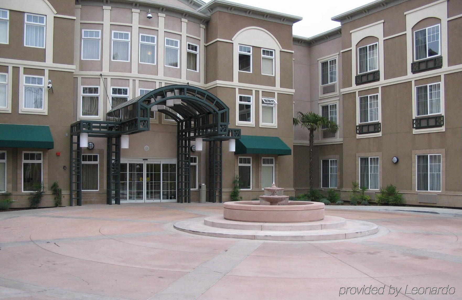 Holiday Inn Express Windsor Sonoma Wine Country By Ihg Exterior photo
